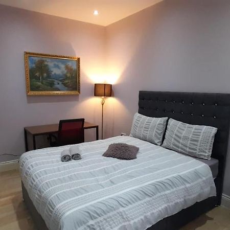 Comfy Fenia Stay London Eksteriør billede
