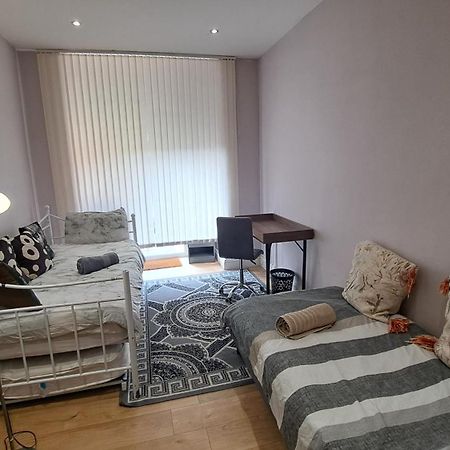 Comfy Fenia Stay London Eksteriør billede
