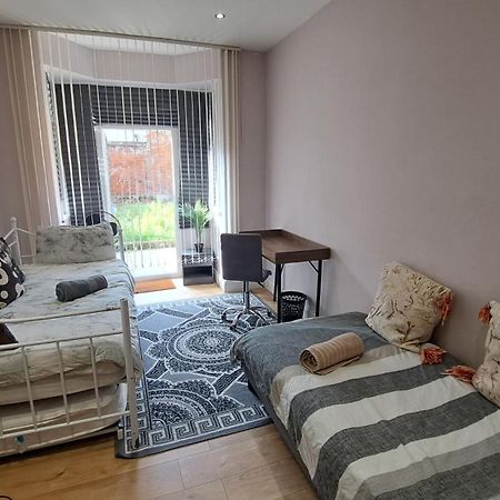 Comfy Fenia Stay London Eksteriør billede
