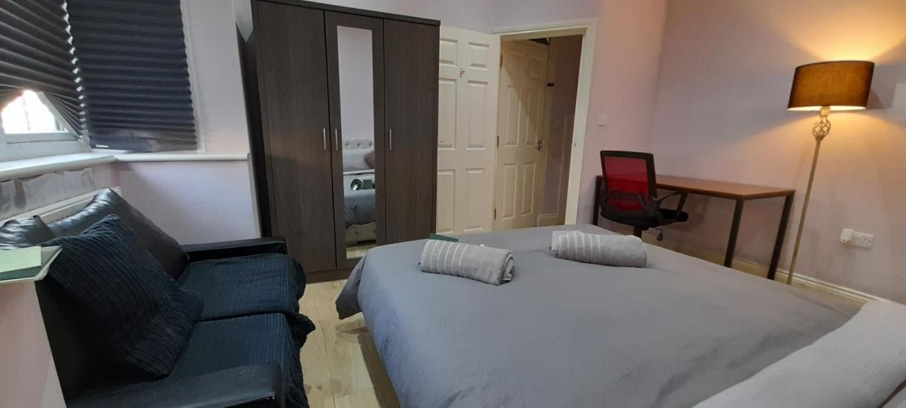 Comfy Fenia Stay London Eksteriør billede