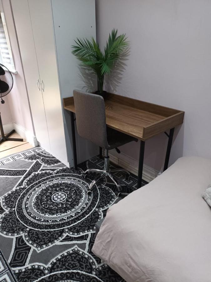 Comfy Fenia Stay London Eksteriør billede