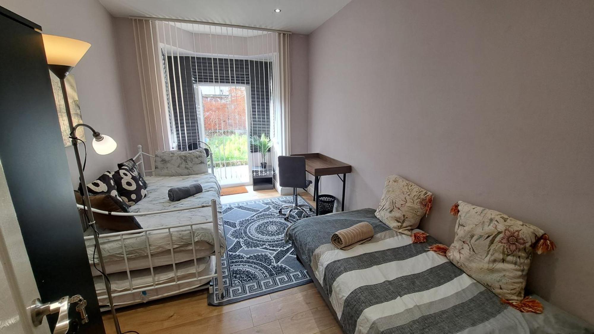Comfy Fenia Stay London Eksteriør billede