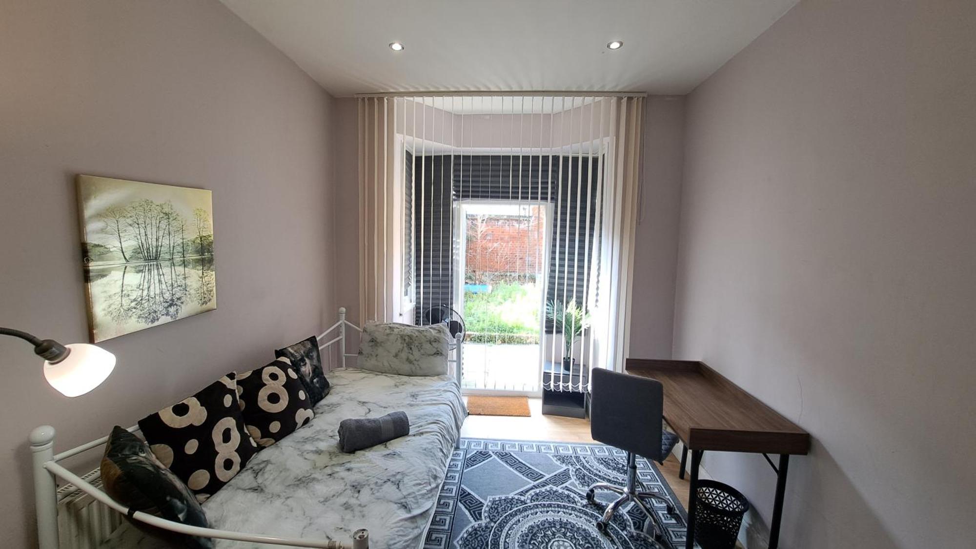 Comfy Fenia Stay London Eksteriør billede